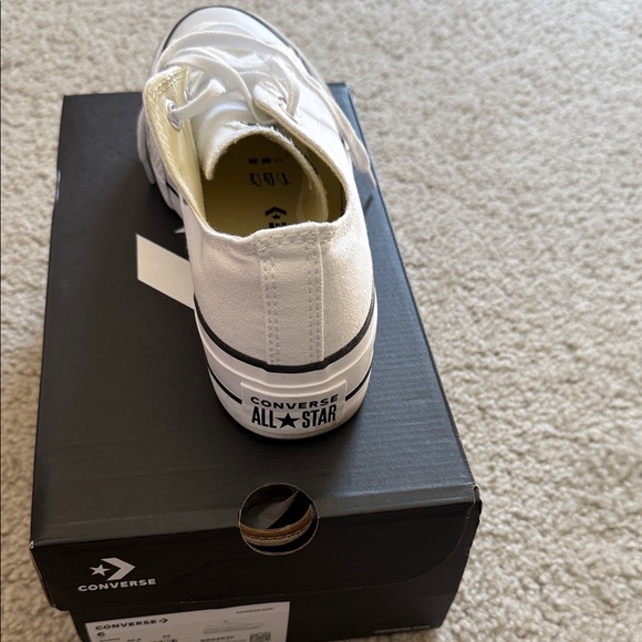 Converse White Low-Top Sneakers - Picture 4 of 8